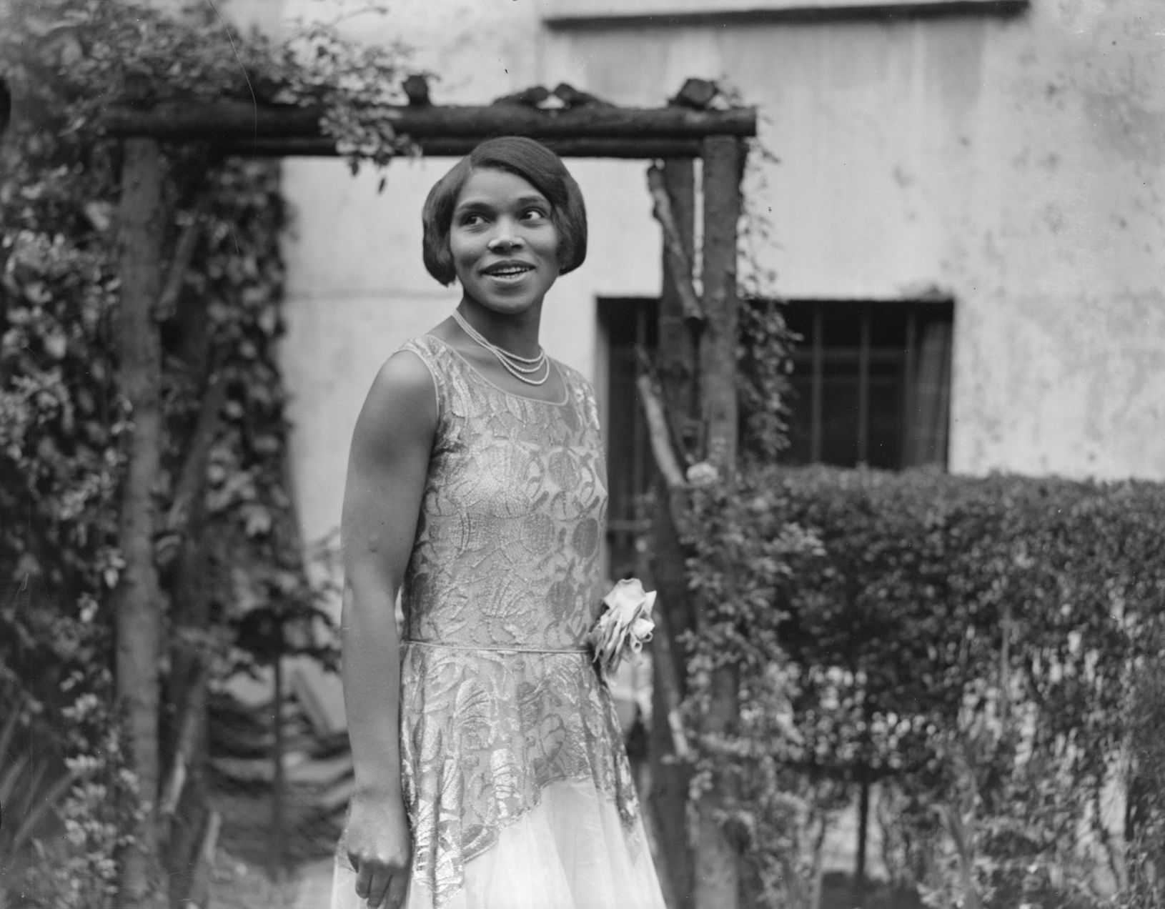 1955: First black woman to sing at MET